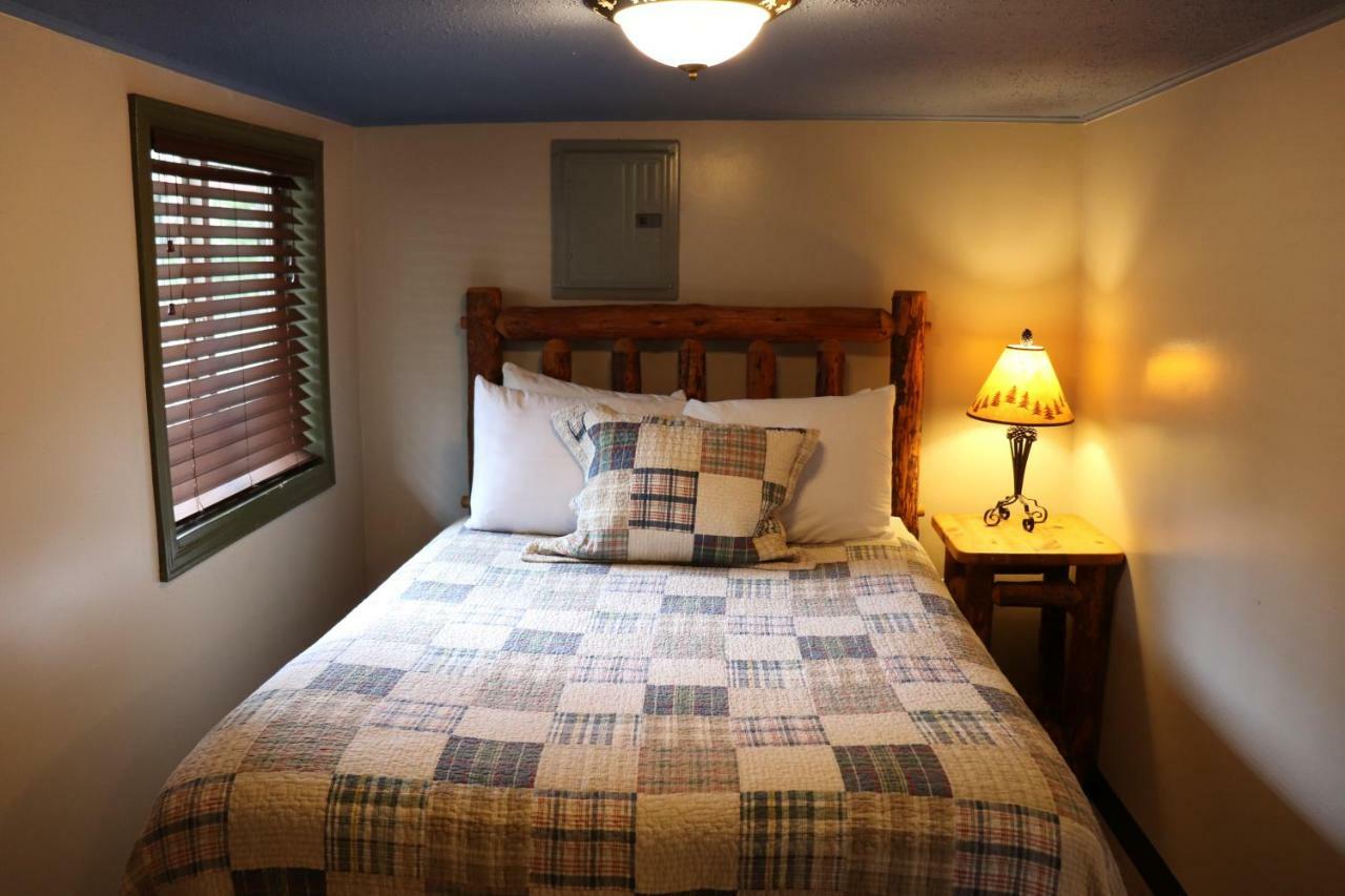 Lone Fir Resort Cougar Ngoại thất bức ảnh